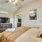 Modern Harveys Lake Apartment With Beach Access!