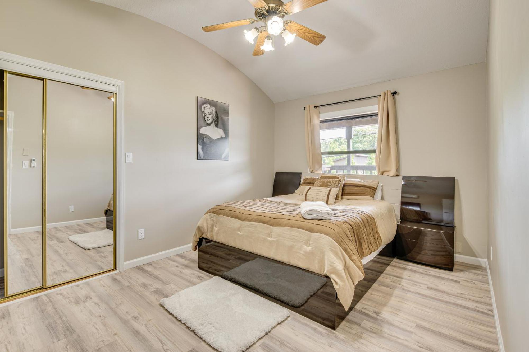 Modern Harveys With Access! Harveys Lake