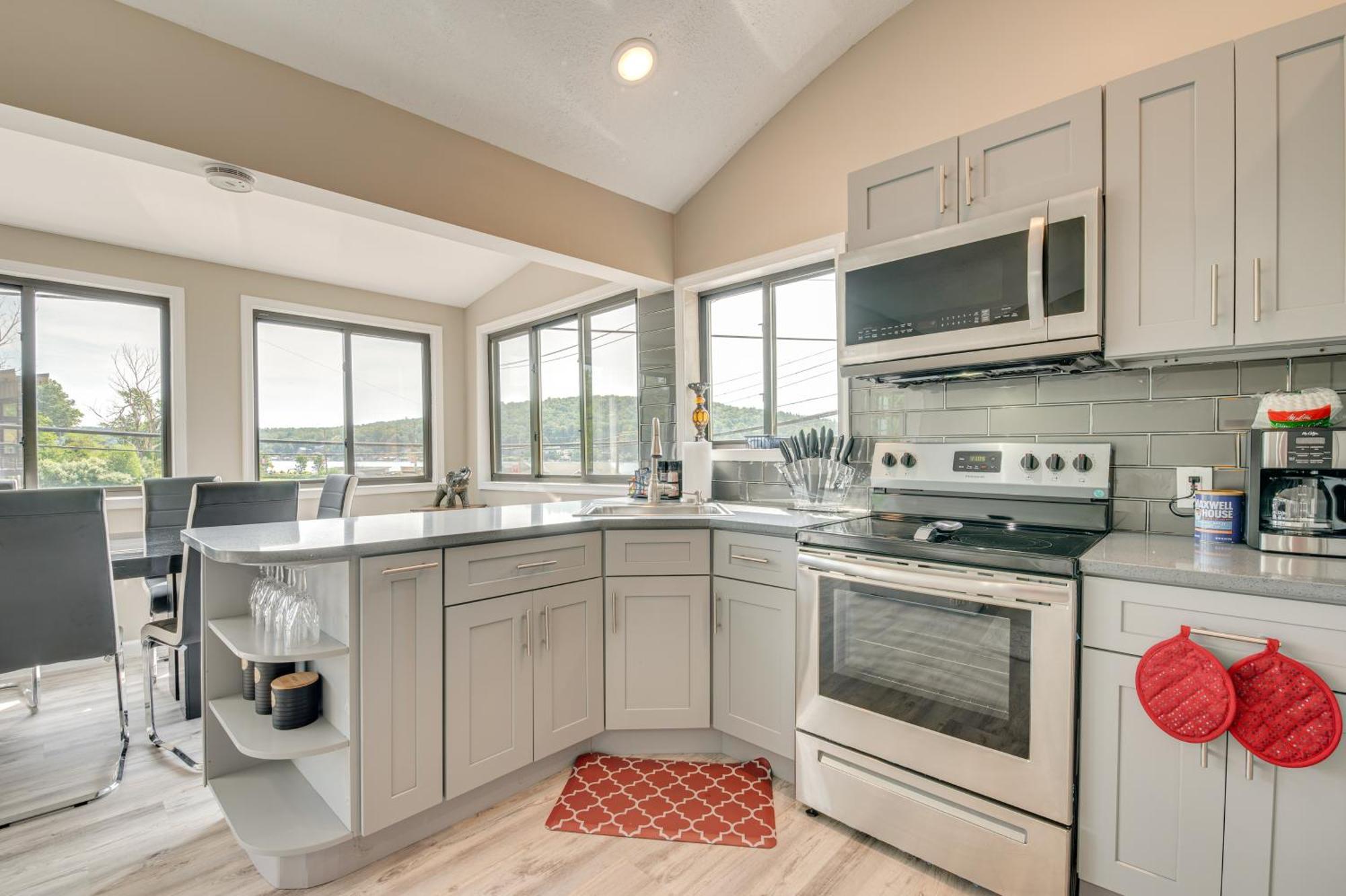 Modern Harveys With Access! Apartment Harveys Lake