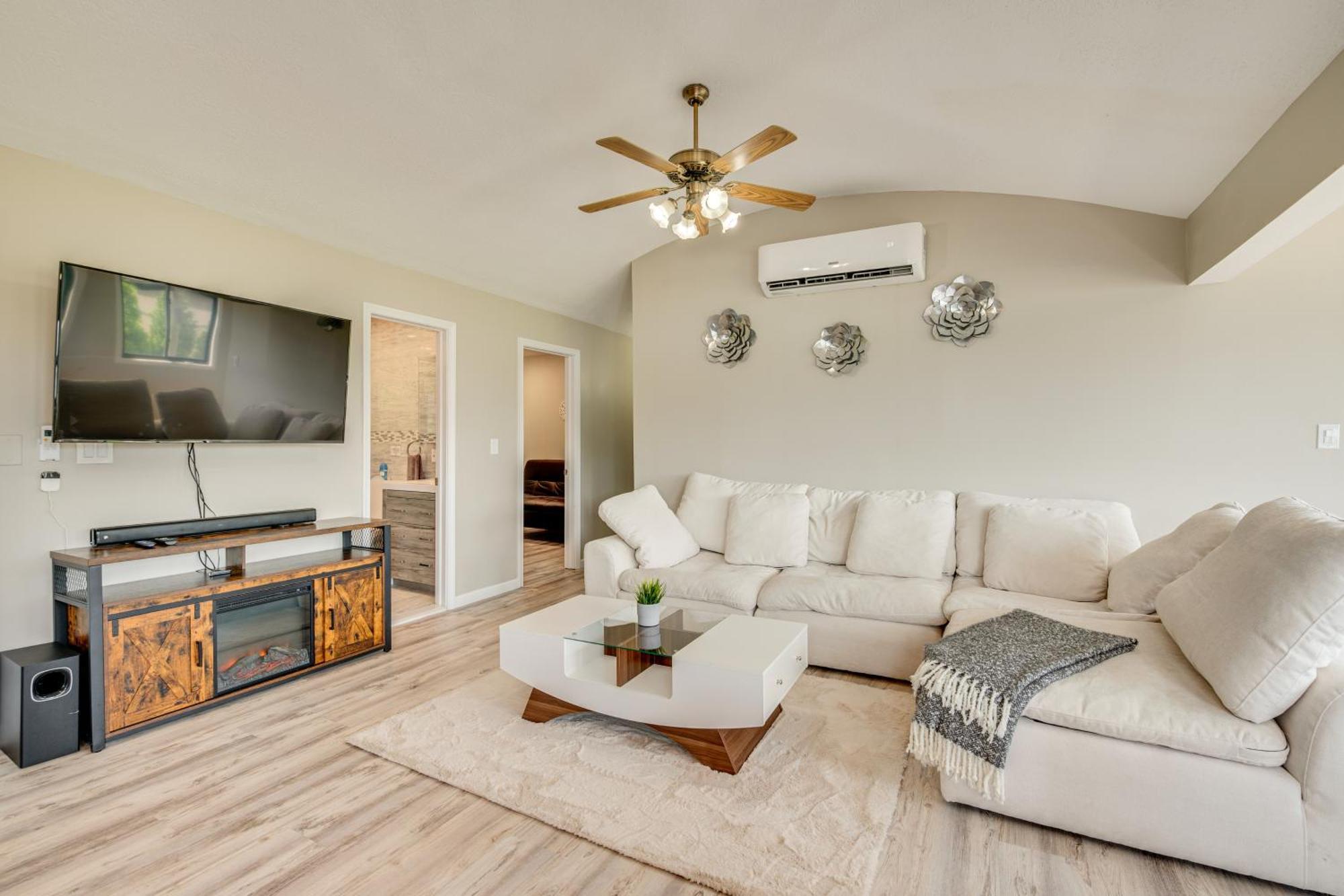 Modern Harveys With Access! Harveys Lake